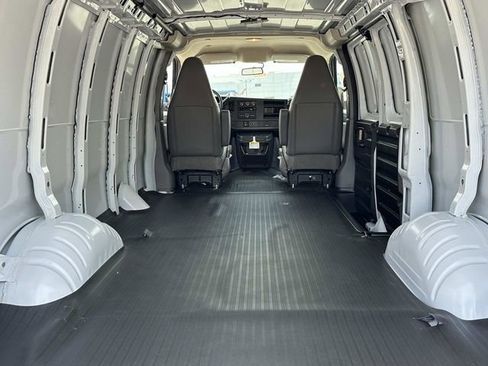 New 2025 Chevrolet Express 3500 Work Van w/ Driver Convenience Package image 22