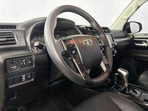 Certified 2022 Toyota 4Runner TRD Off-Road Premium w/ Moonroof Package AWD/4WD image 4