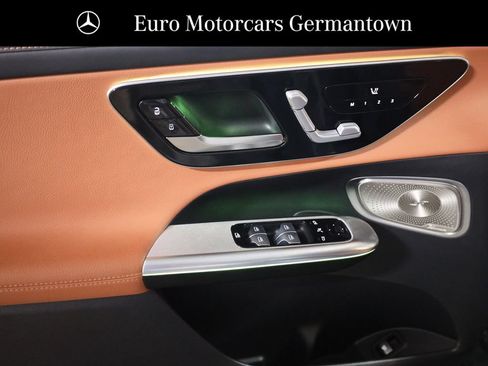 Used 2026 Mercedes-Benz GLC 300 4MATIC image 9