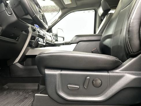 Used 2021 Ford F250 Lariat w/ Lariat Ultimate Package AWD/4WD image 17