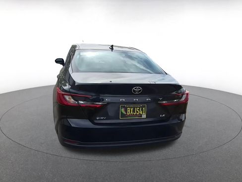 Used 2025 Toyota Camry LE image 6