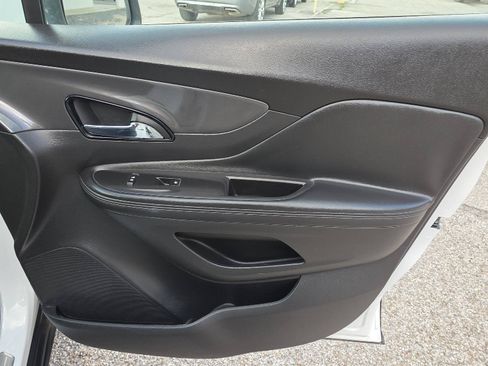 Used 2020 Buick Encore Preferred FWD image 27