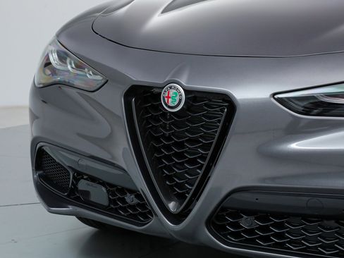 New 2025 Alfa Romeo Stelvio Sprint w/ Convenience Package image 8