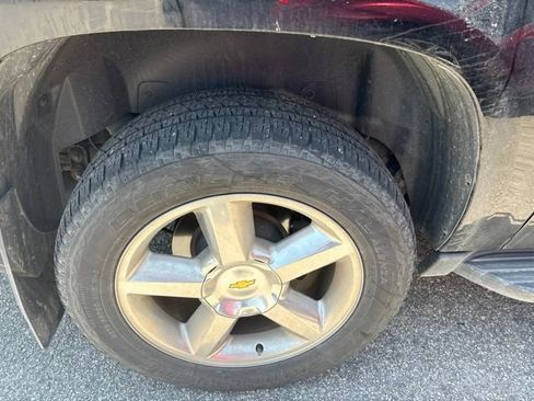 Used 2013 Chevrolet Avalanche LTZ RWD image 7