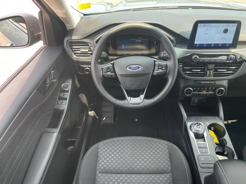 Used 2023 Ford Escape Active AWD/4WD image 2