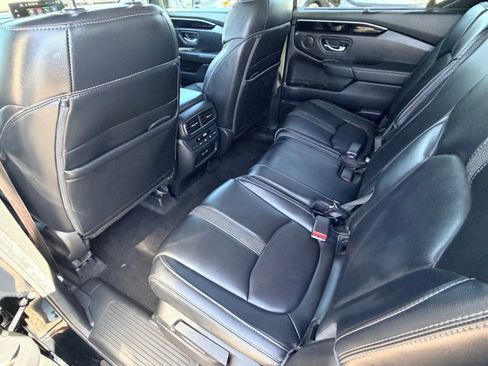 Certified 2025 Honda Pilot Touring image 15