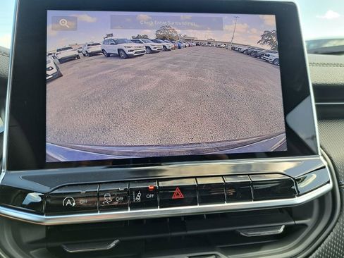 New 2026 Jeep Compass Latitude image 12