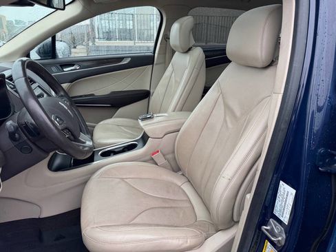 Used 2019 Lincoln MKC Reserve w/ MKC Climate Package image 3