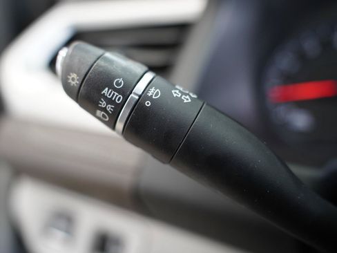 Used 2019 GMC Acadia SLT FWD image 14