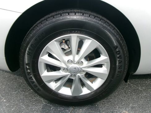 Used 2018 Kia Sedona L image 32