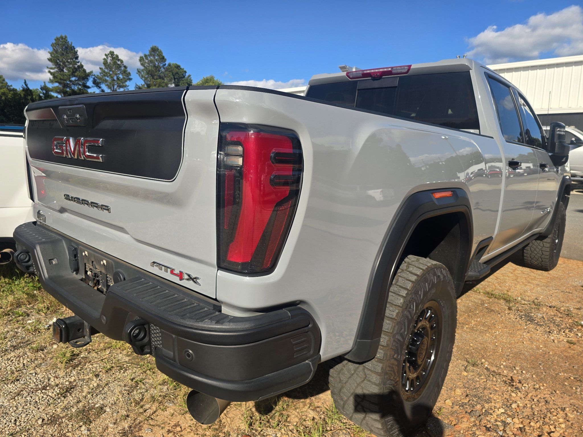 Used 2024 GMC Sierra 2500 AT4X w/ AT4X AEV Edition AWD/4WD image 2
