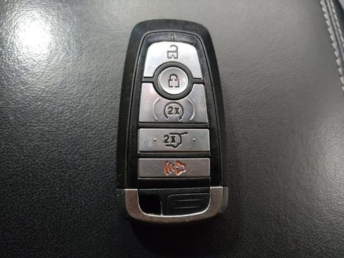 Used 2020 Ford Explorer XLT w/ Equipment Group 202A RWD image 32