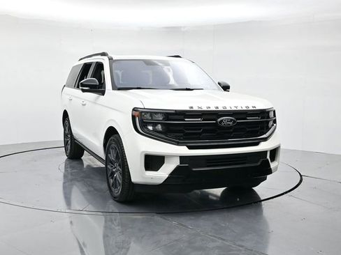 New 2025 Ford Expedition Platinum w/ Stealth Performance Package image 5