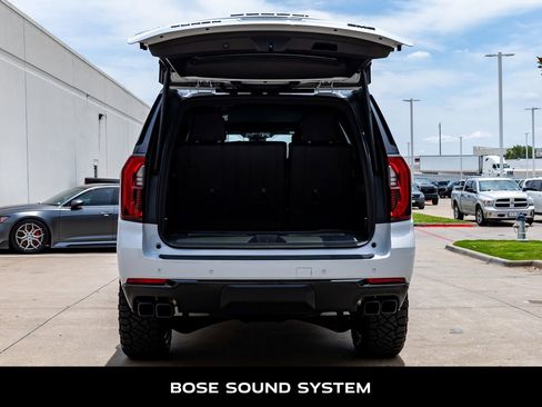 Used 2026 GMC Yukon Denali Ultimate w/ LPO, Floor Liner Package AWD/4WD image 9