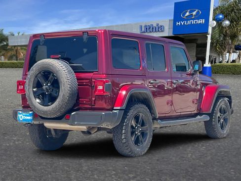 Used 2021 Jeep Wrangler Unlimited Sahara AWD/4WD image 3