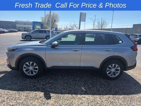 Used 2023 Honda CR-V LX image 3