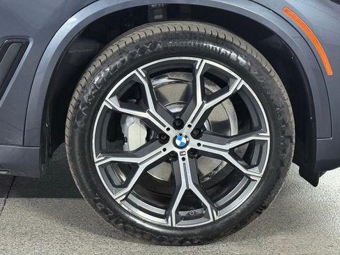 Used 2022 BMW X5 xDrive40i w/ M Sport Package image 5