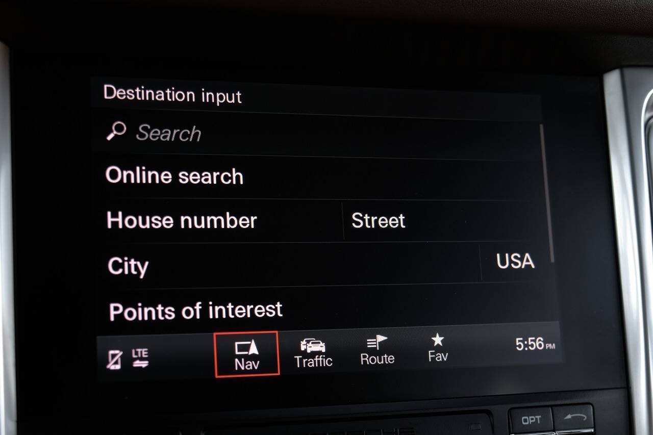 Used 2018 Porsche Macan S AWD/4WD image 38