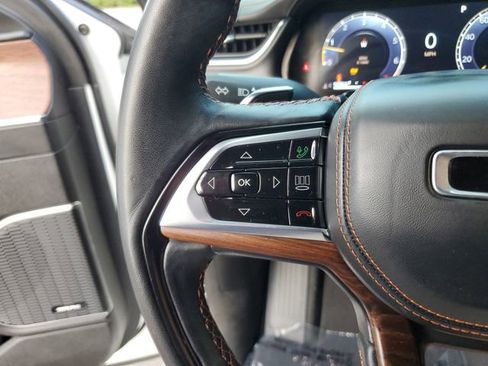 Used 2023 Jeep Grand Cherokee Summit w/ Adv Protech Group IV AWD/4WD image 27