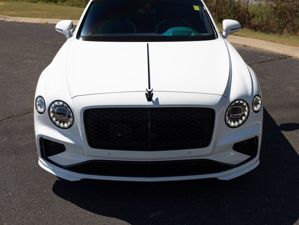 Used 2025 Bentley Flying Spur Plug-In Hybrid AWD/4WD image 17