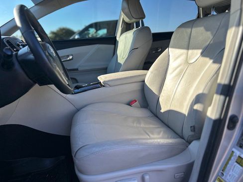 Used 2013 Toyota Venza Limited image 14