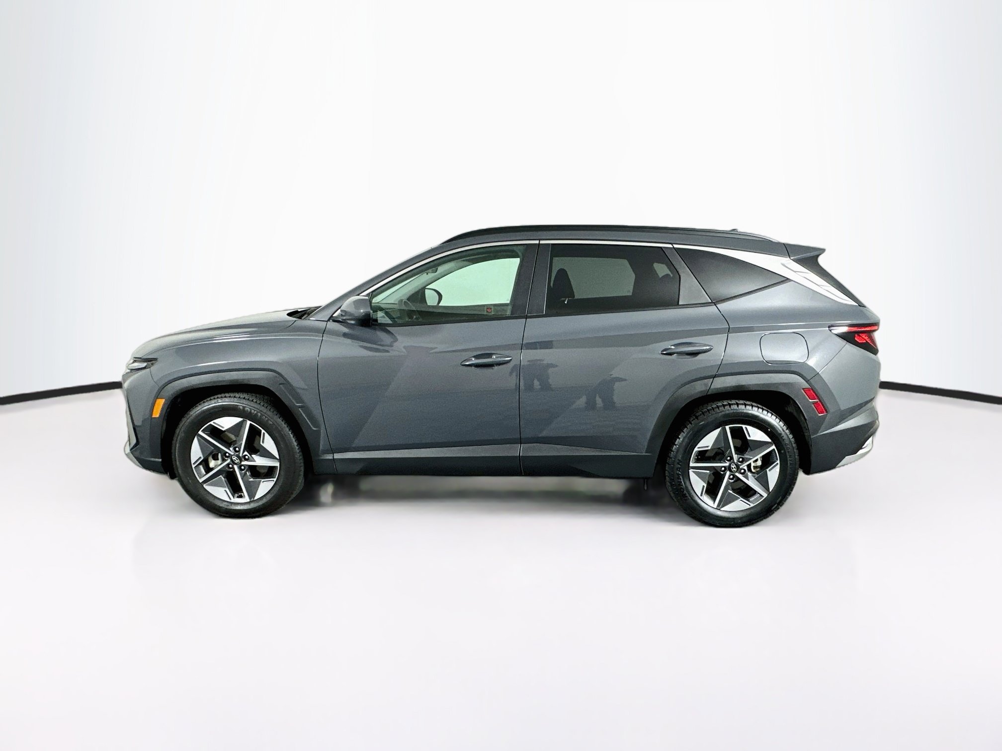 Used 2025 Hyundai Tucson SEL FWD image 4
