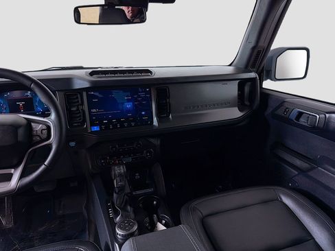 Used 2025 Ford Bronco Badlands image 27