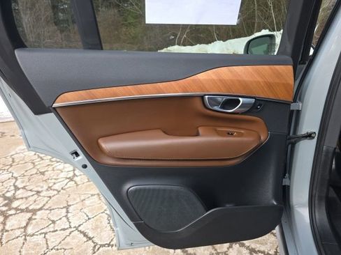 Certified 2024 Volvo XC90 B6 Plus w/ Protection Package Premier image 21