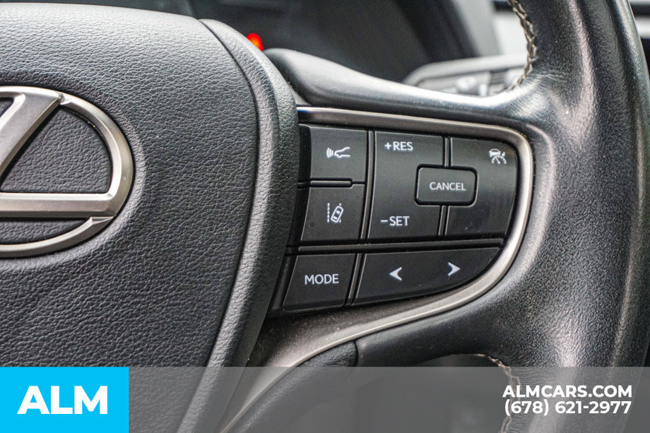 Used 2020 Lexus UX 200 w/ Accessory Package 2 FWD image 29