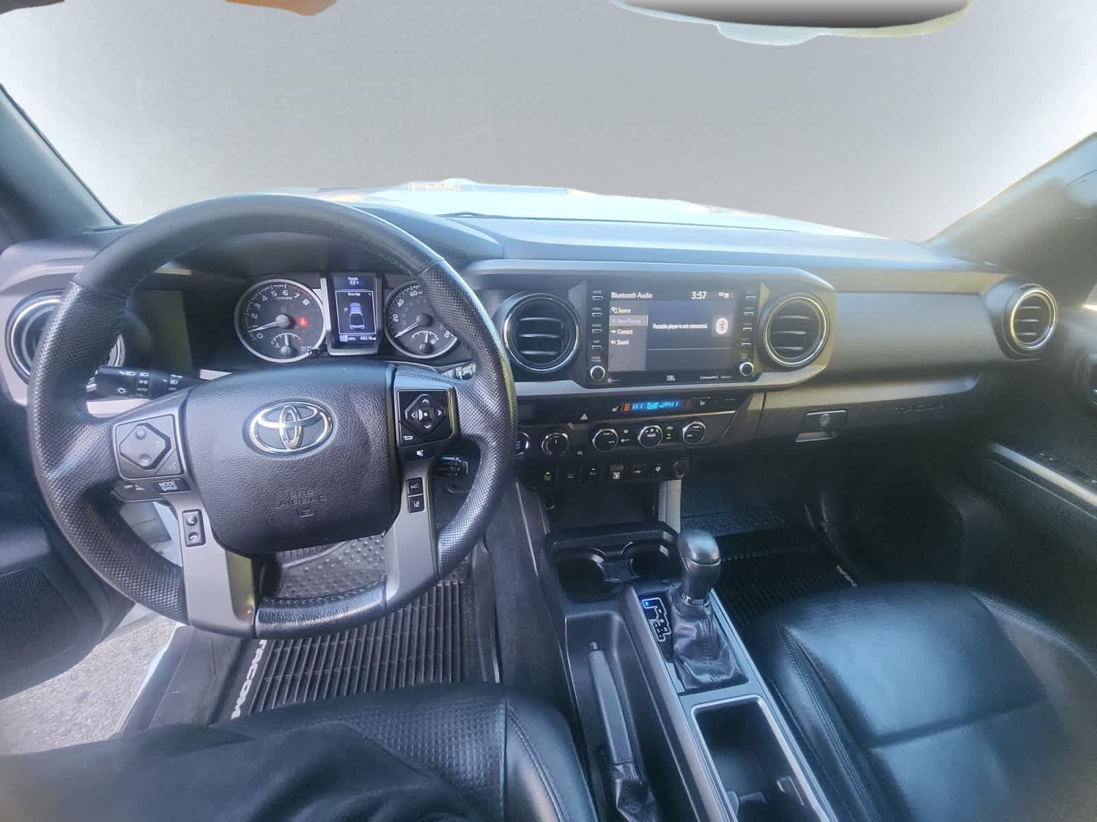 Used 2021 Toyota Tacoma TRD Sport w/ TRD Premium Sport Package AWD/4WD image 4