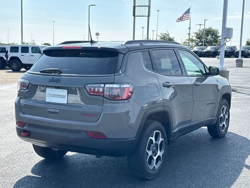 Used 2022 Jeep Compass Trailhawk w/ Trailhawk Convenience Group AWD/4WD image 2