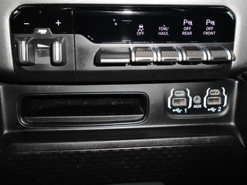 Used 2022 RAM 1500 Big Horn AWD/4WD image 15