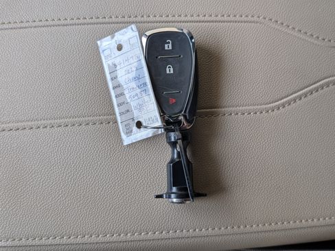 Used 2023 Chevrolet Traverse LS FWD image 35