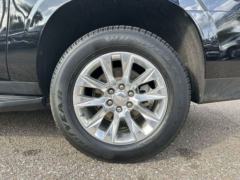 Used 2024 Chevrolet Suburban Premier image 33