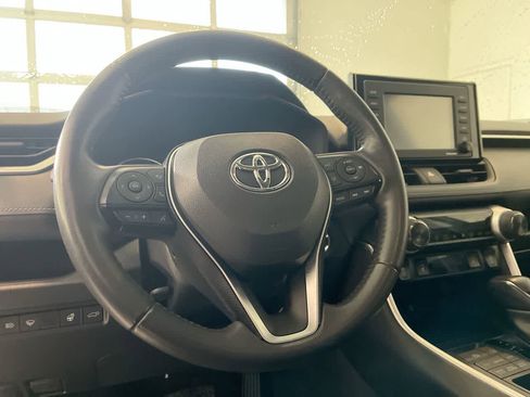 Used 2020 Toyota RAV4 XLE w/ Convenience Package image 14