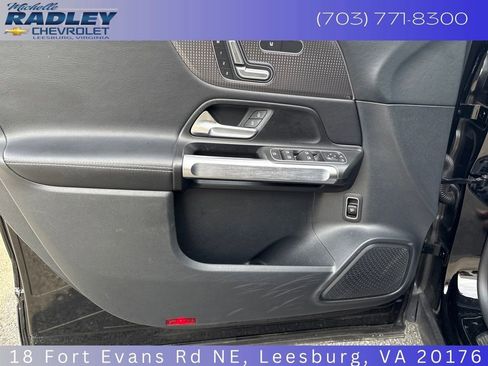 Used 2022 Mercedes-Benz GLB 250 4MATIC image 17