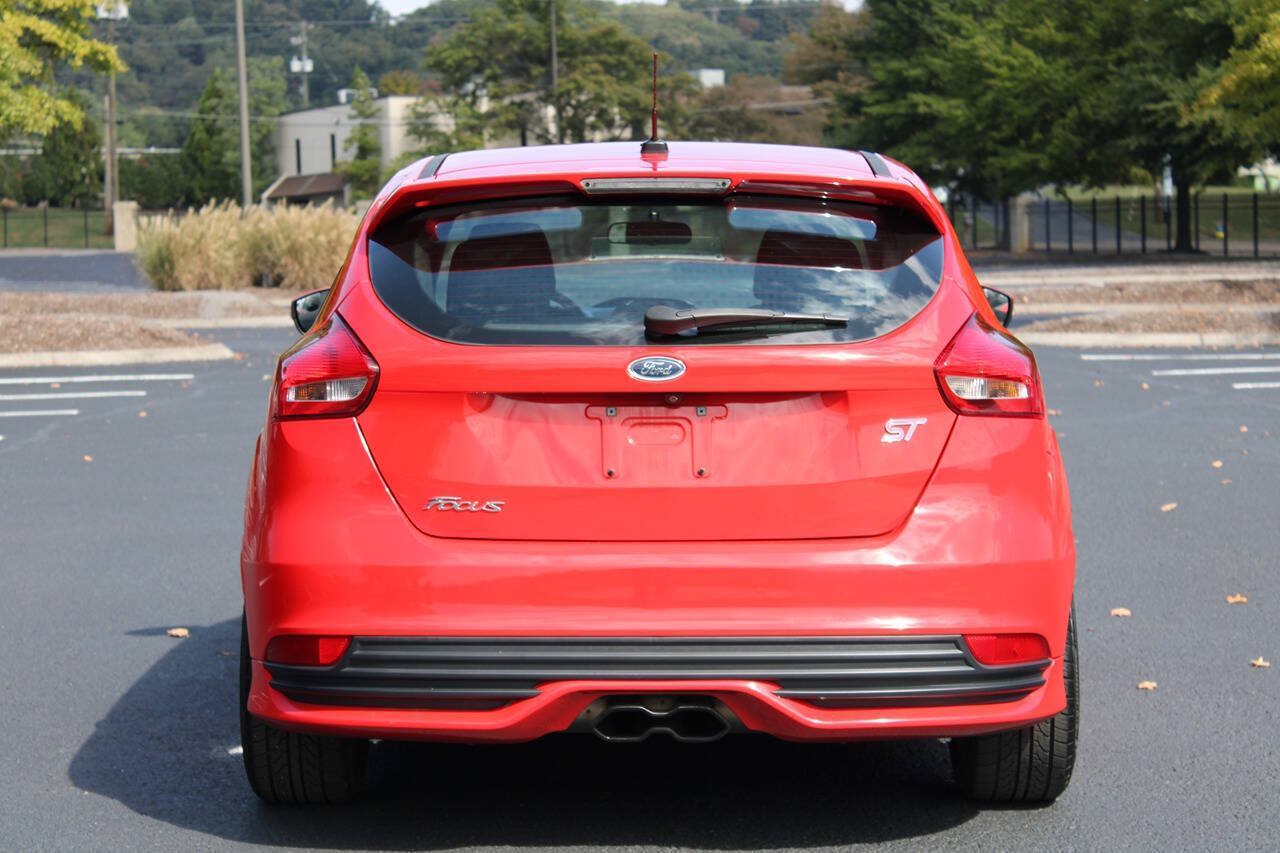 Used 2015 Ford Focus ST FWD image 5