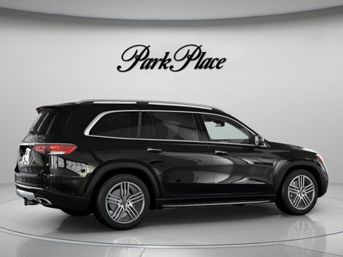 New 2026 Mercedes-Benz GLS 450 4MATIC image 23