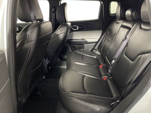 Used 2025 Jeep Compass Limited image 13