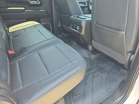 Used 2023 Chevrolet Silverado 1500 RST w/ Redline Edition AWD/4WD image 11