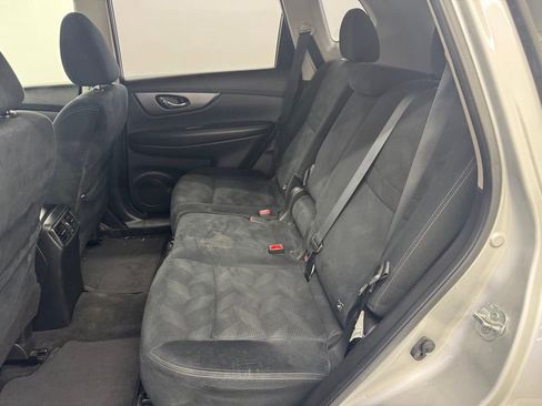 Used 2016 Nissan Rogue S FWD image 10