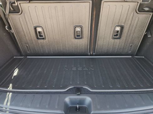Used 2024 Nissan Pathfinder Platinum FWD image 34
