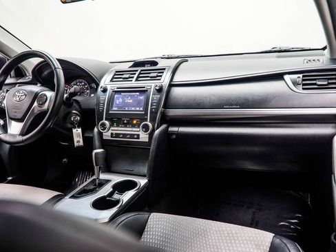 Used 2014 Toyota Camry SE image 16