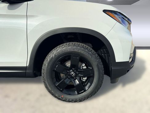 New 2026 Honda Ridgeline Black Edition image 9