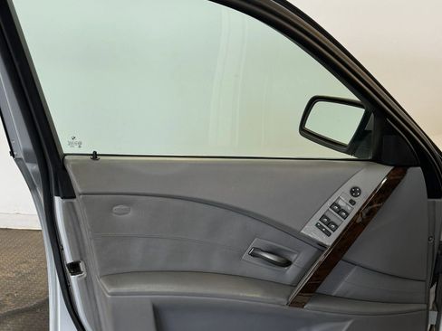 Used 2006 BMW 530xi Wagon AWD/4WD image 13