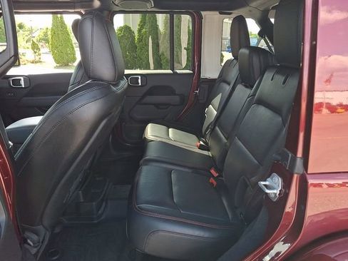 Used 2021 Jeep Wrangler Unlimited Rubicon AWD/4WD image 10