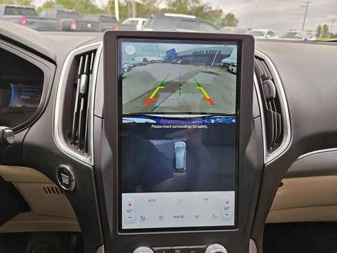 Used 2022 Ford Edge Titanium w/ Equipment Group 301A AWD/4WD image 15