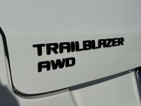 Used 2023 Chevrolet TrailBlazer RS image 13