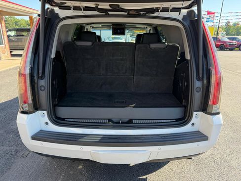 Used 2017 Cadillac Escalade Luxury w/ LPO, Radiant Package AWD/4WD image 6