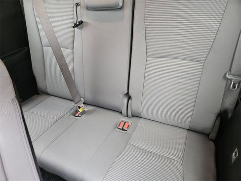 Used 2023 Toyota Highlander LE image 22